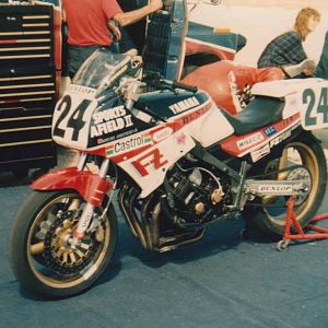 Rueben McMurter's 1986 FZ 750 in Gimli Manitoba