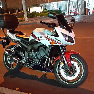 fz1 version touring