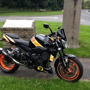 2009 FZ1 custon built. Sheene Number 7